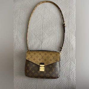 RELISTED! - Louis Vuitton Pochette Métis Monogram Reverse Bag